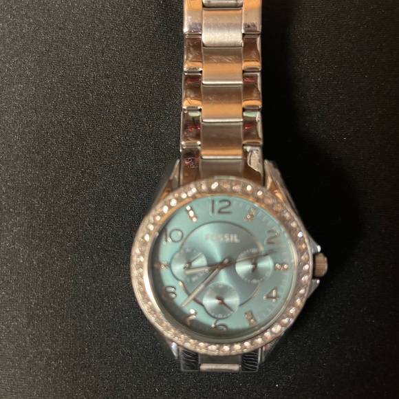 Women’s Fossil Watch - Picture 4 of 6